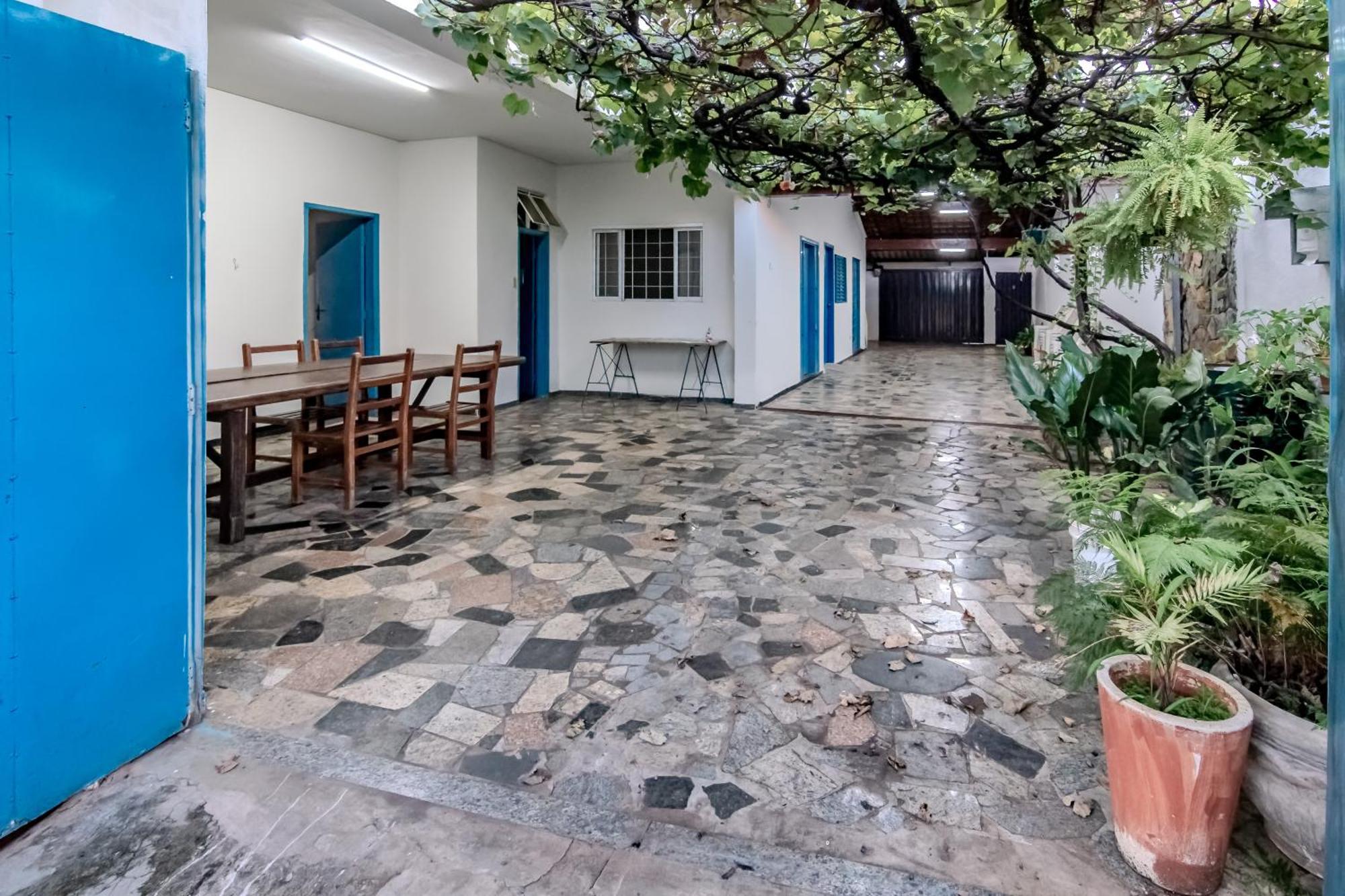 Отель Pousada Roosevelt Quarto 04 - Pousada Central Prox Rodoviaria E Dist Industrial Уберландия Экстерьер фото