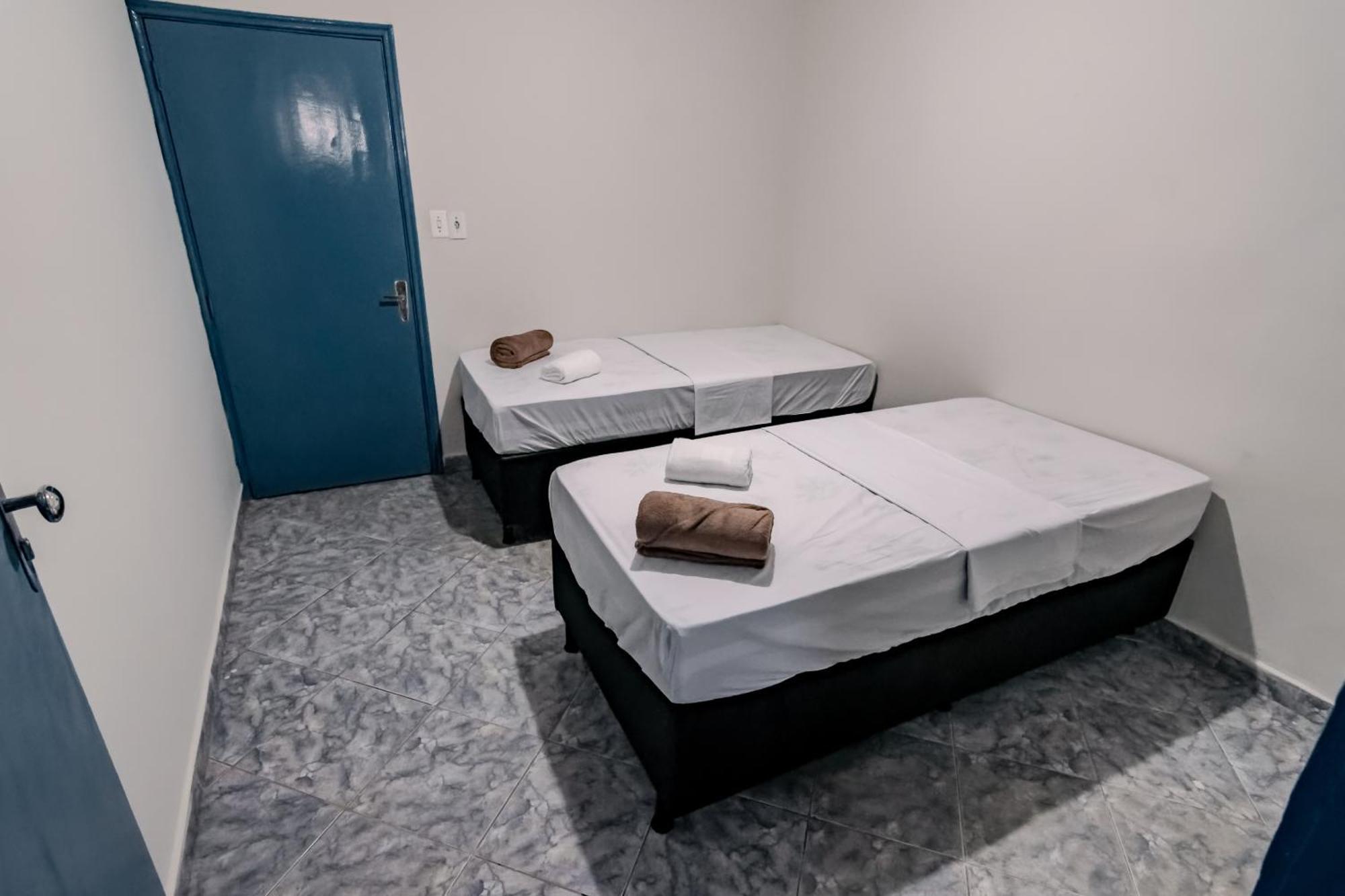 Отель Pousada Roosevelt Quarto 04 - Pousada Central Prox Rodoviaria E Dist Industrial Уберландия Экстерьер фото