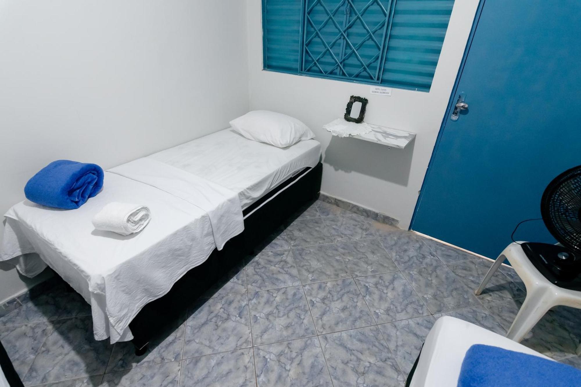Отель Pousada Roosevelt Quarto 04 - Pousada Central Prox Rodoviaria E Dist Industrial Уберландия Экстерьер фото